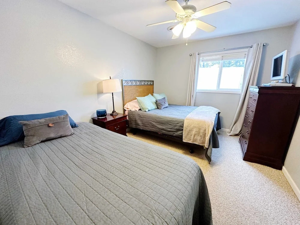 Beach Club of Oscoda Garden Cottage on the Lake