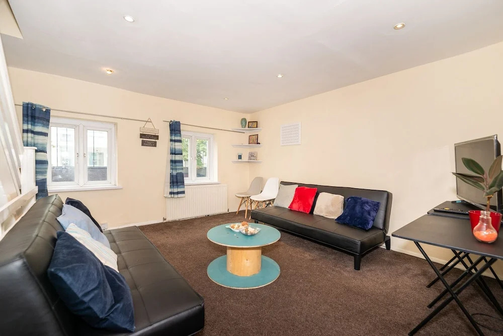London Victoria Park 2 Bed Apt