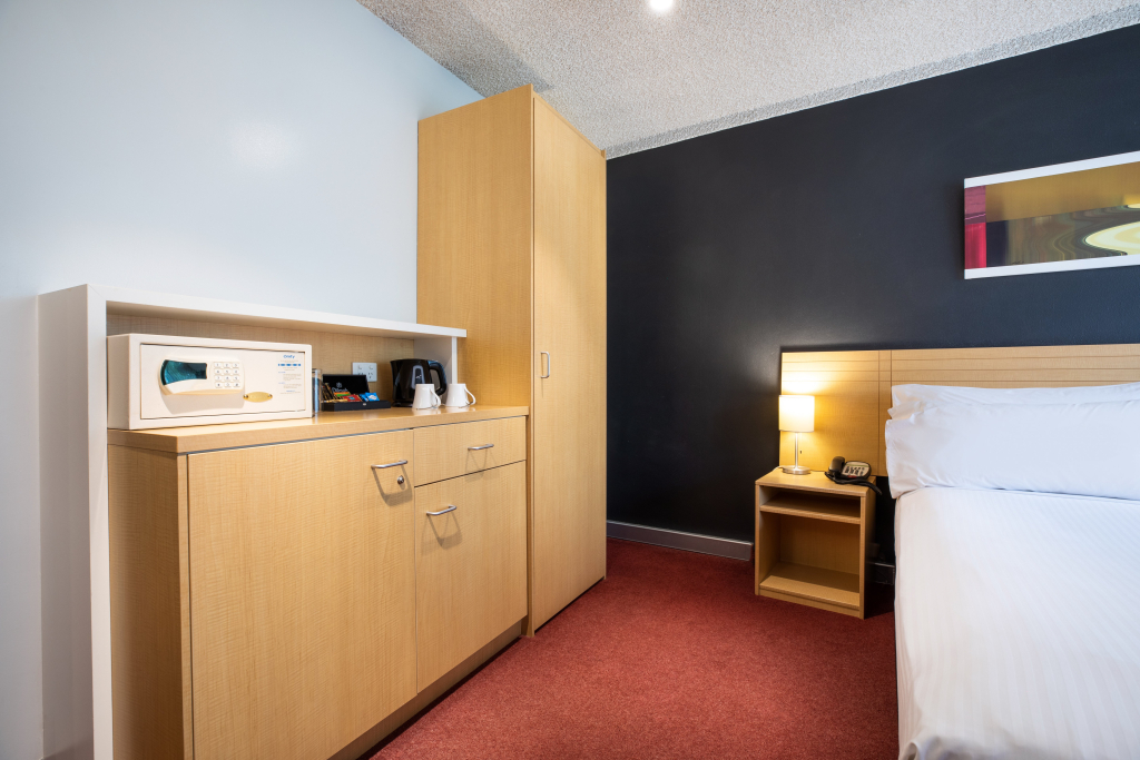Holiday Inn Melbourne Airport by IHG