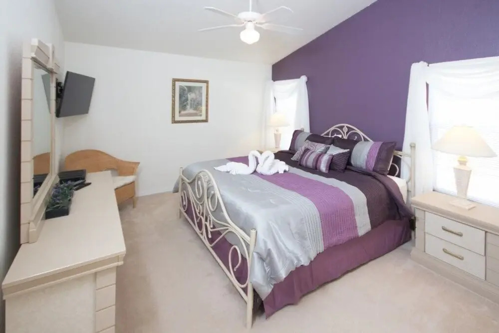 Games Room, Pool, Spa Large Pool Area! 5 Bedroom Home by RedAwning