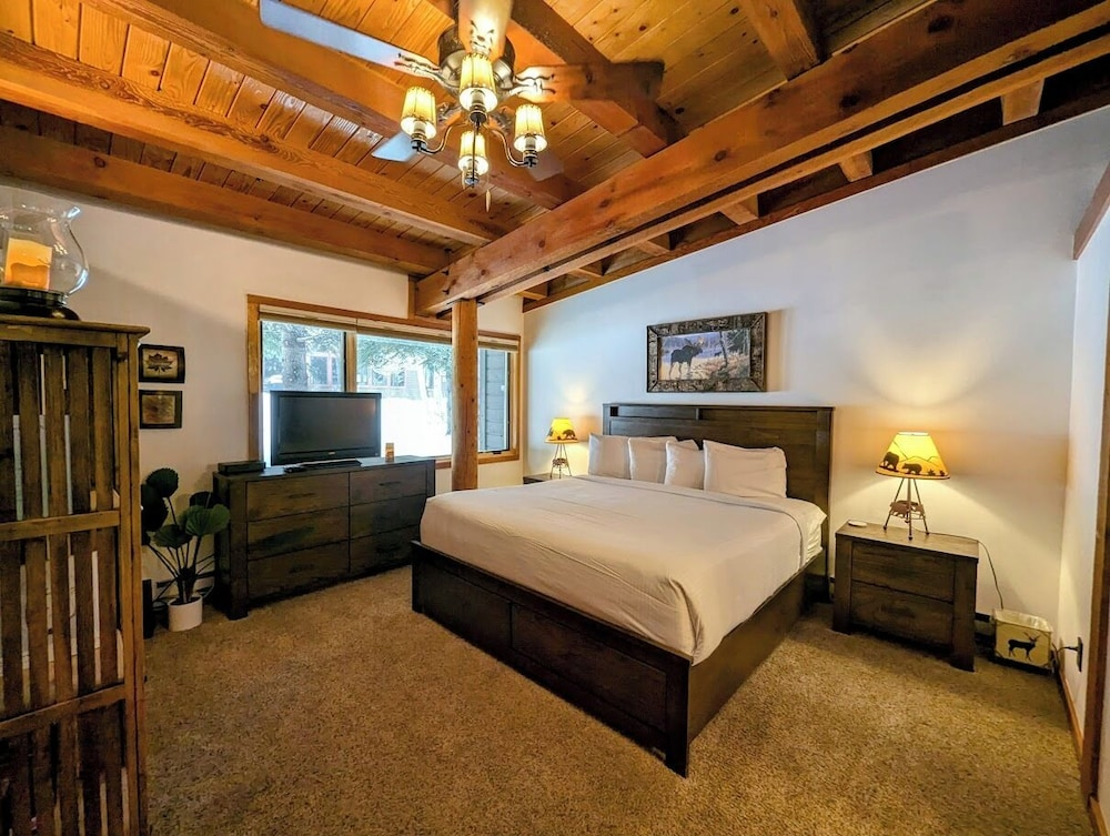 Homestead 2031 by SummitCove Vacation Lodging