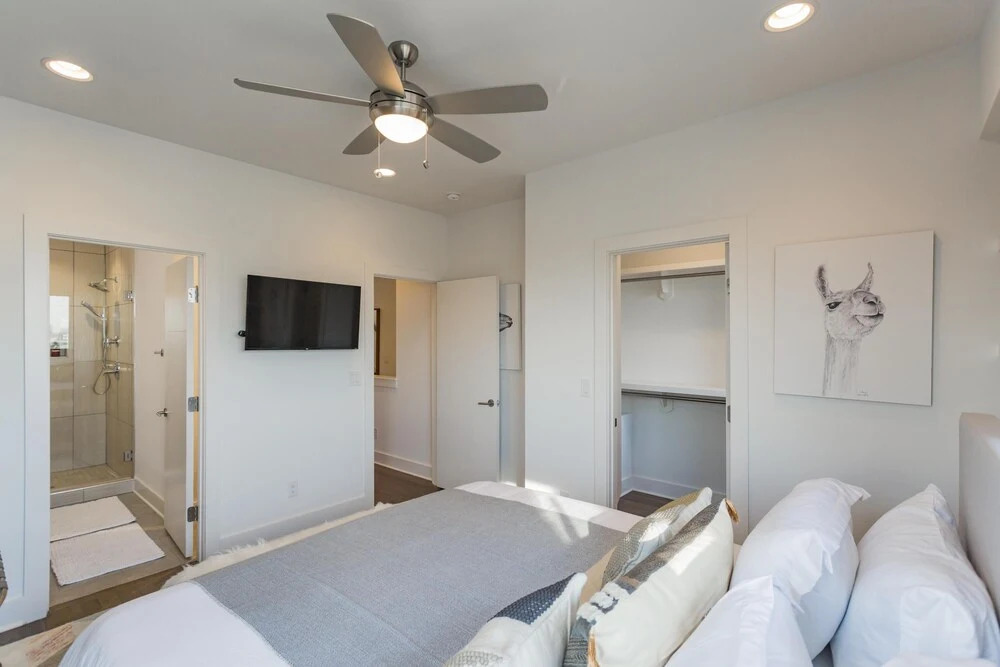 Ech3-4 Two Massive Homes Downtown Views & Tons of Outdoor Space! Sleeps 24!