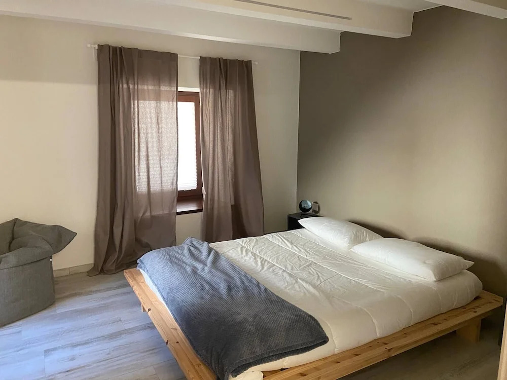 Bright Newly Renovated Apartment Cir Vda Saint-pierre 0014