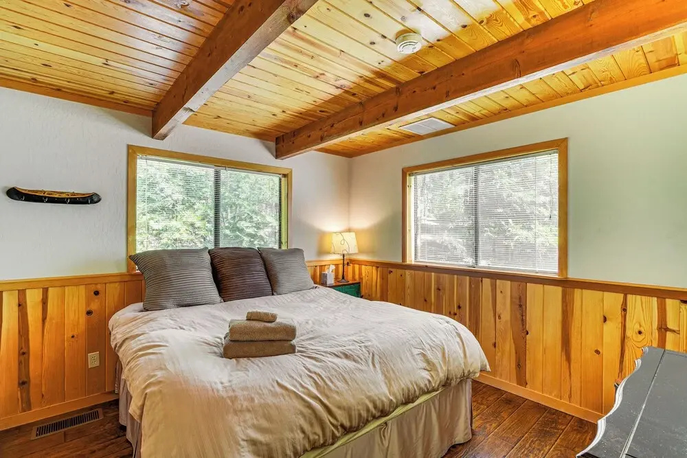 Blue Lake Mountain Retreat w/ Lake & Pool Access