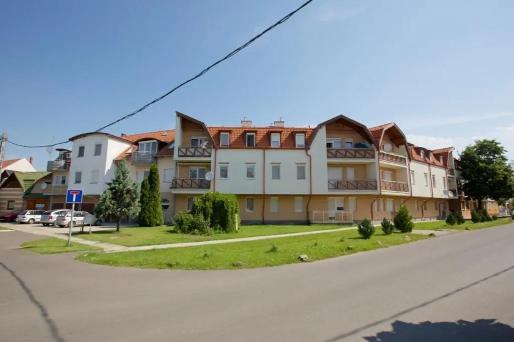 Zoli Apartmanok-Adri Kölcsey 32