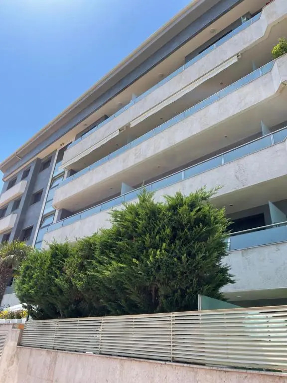 Fenals beach lux apartment with swimming pool