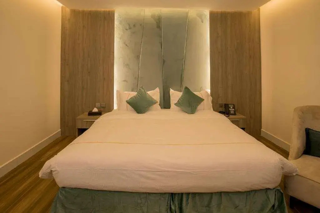 Luxury Night Al Munsiyah