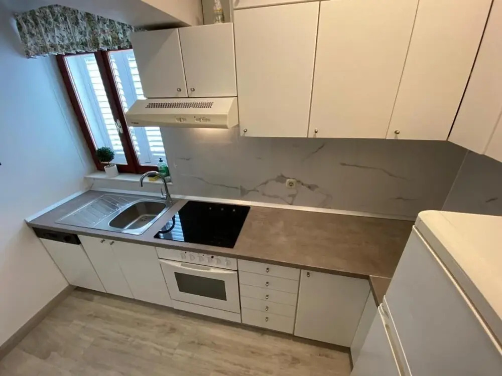 Mila - 2 Bedrooms and Free Parking - A4