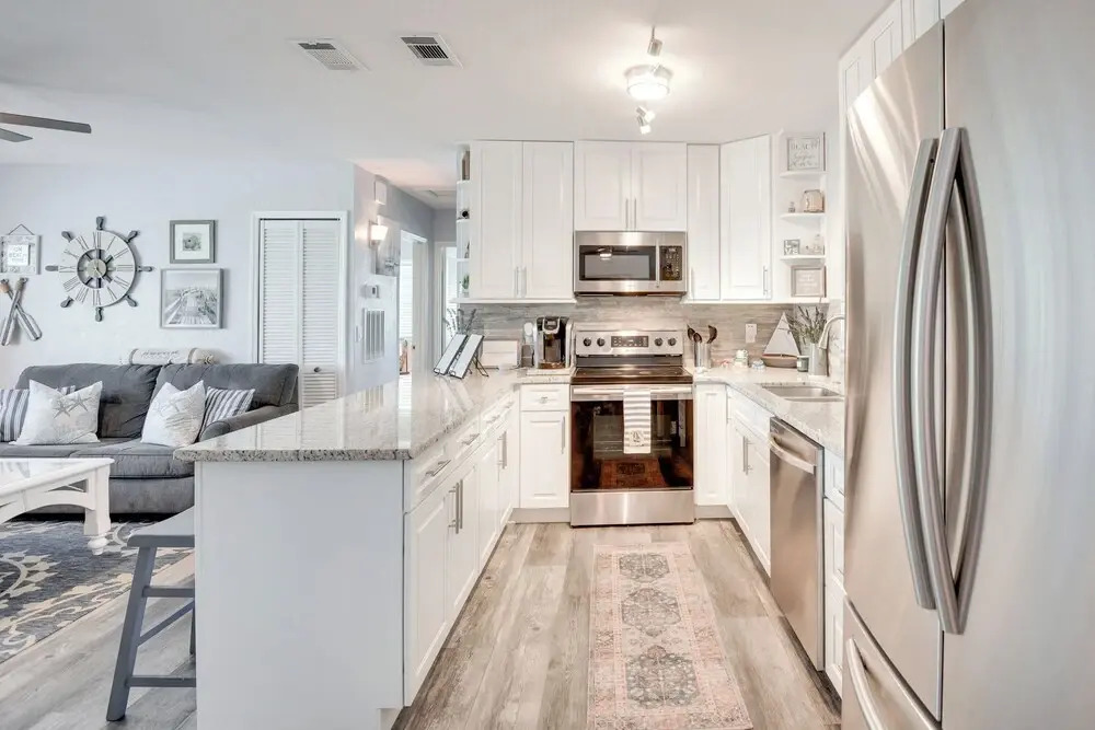 Ormond Beach Getaway, Walk to Coast & Restaurants!
