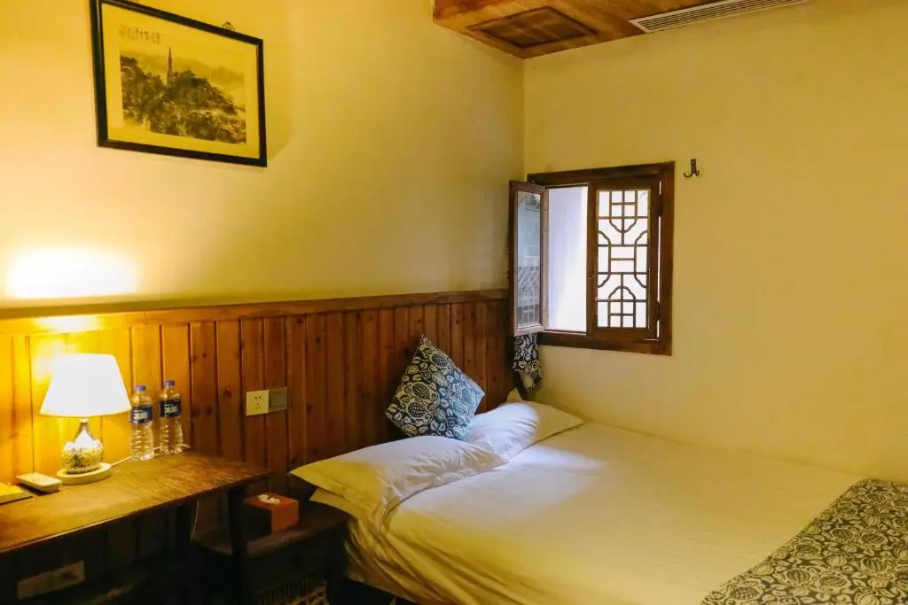 September Huizhou Inn