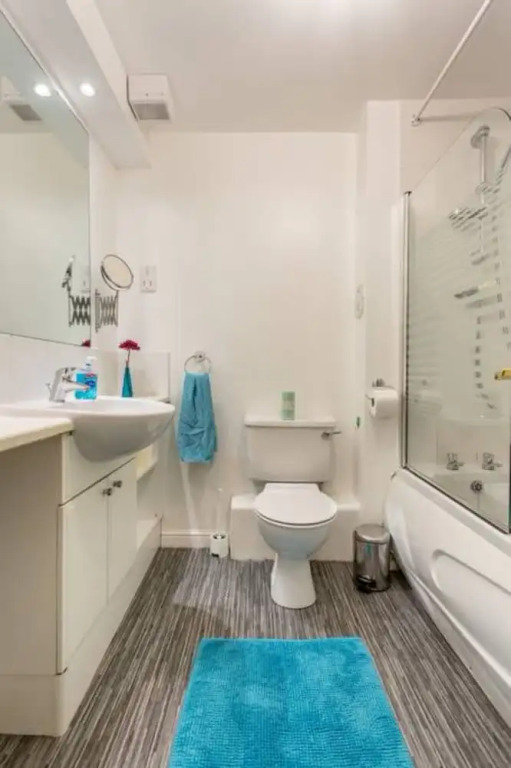 2 Bedroom Apartment Near City Centre