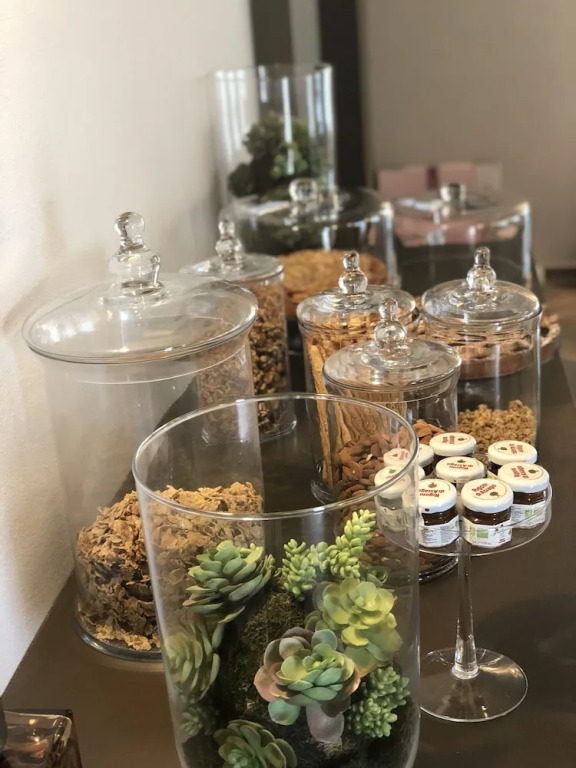 Bed & Breakfast LA HOME and Apartments