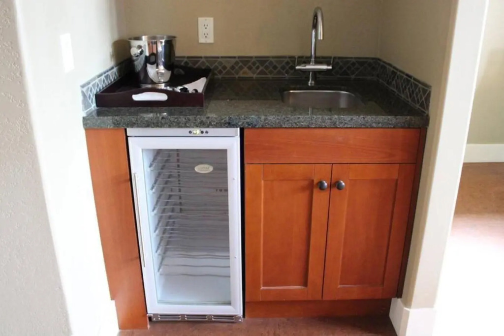 Luxury Penthouse Suite -1650ft² - 3 King Suites