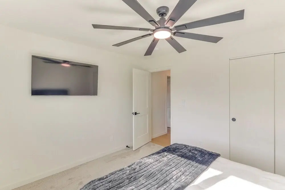 2 Mi to Windsor Beach! Updated, Sleek Family Home