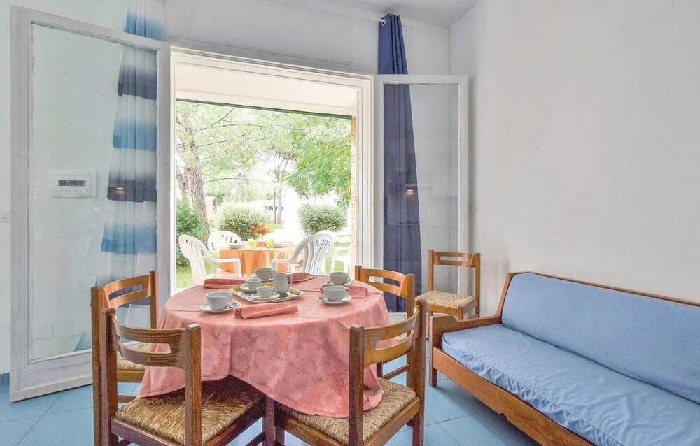 Two-Bedroom Holiday Home In Baia Domizia Saurunca