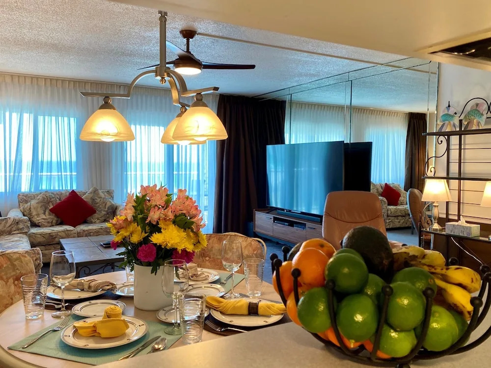 Holiday Surf And Racquet Club 403 1 Bedroom Condo by Redawning