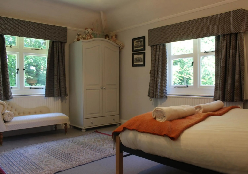 Lovely Family home with Beautiful Large gardens dog friendly