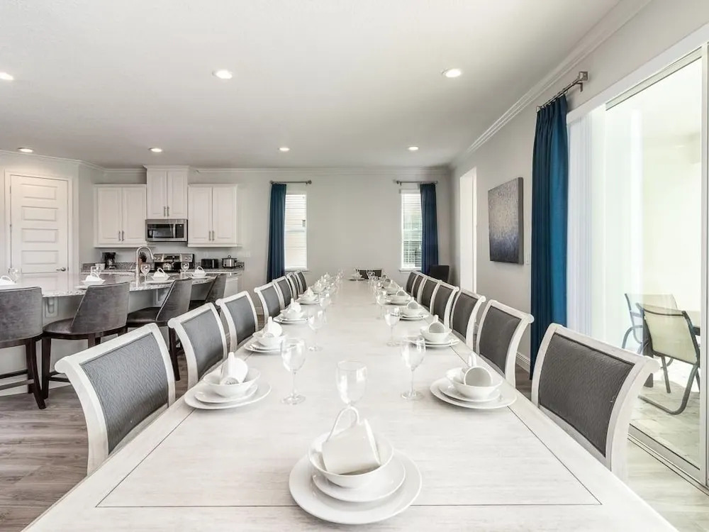 Luxurious 14br / 14ba Private Pool + Spa 14 Bedroom Home