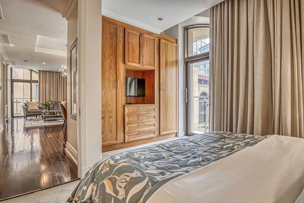 Luxurious Two-Bedroom Apartment