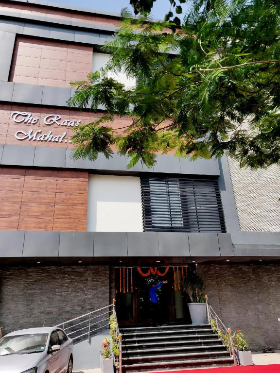Raas Mahal-Hotel In Jaipur Near Tourist Places