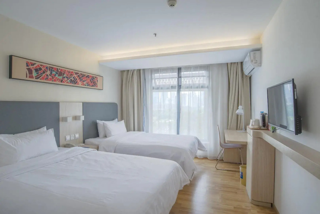 Hanting Hotel Shenzhen Huaqiang North Zhenxing Road