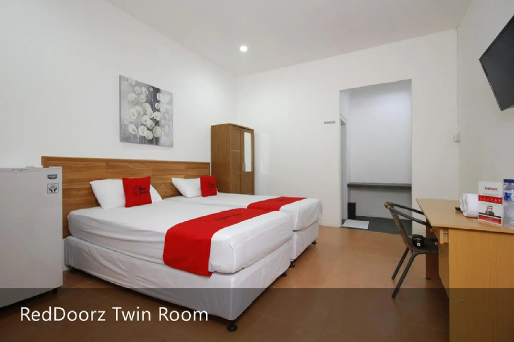 RedDoorz Plus near Plaza Indonesia