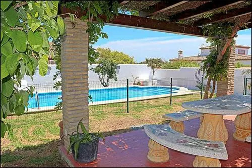 Bungalow Ramos II, con piscina compartida