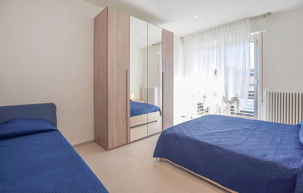 Stunning Apartment in Lido di Camaiore With Wifi and 2 Bedrooms