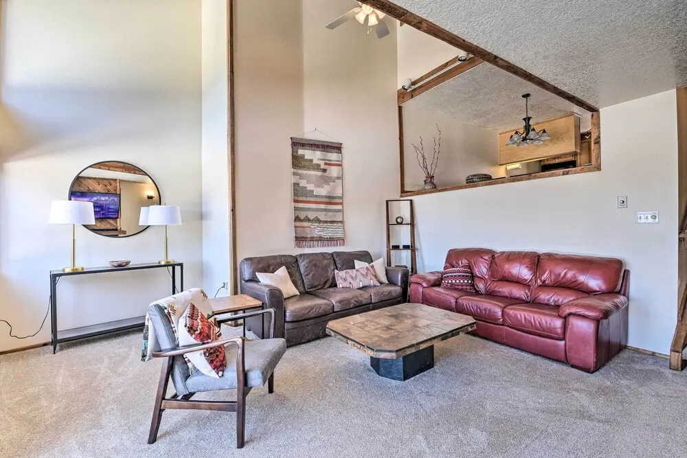 Warm Townhome w/ Sauna at Angel Fire Ski Lift