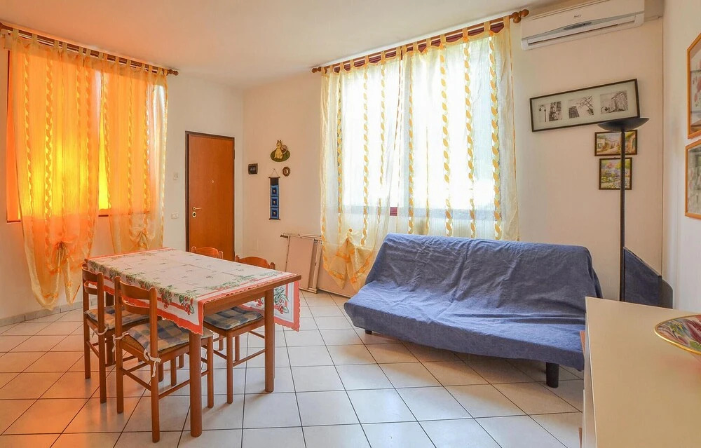 Stunning Apartment in Rosolina Mare With 1 Bedrooms, Outdoor Swimming Pool and Wifi