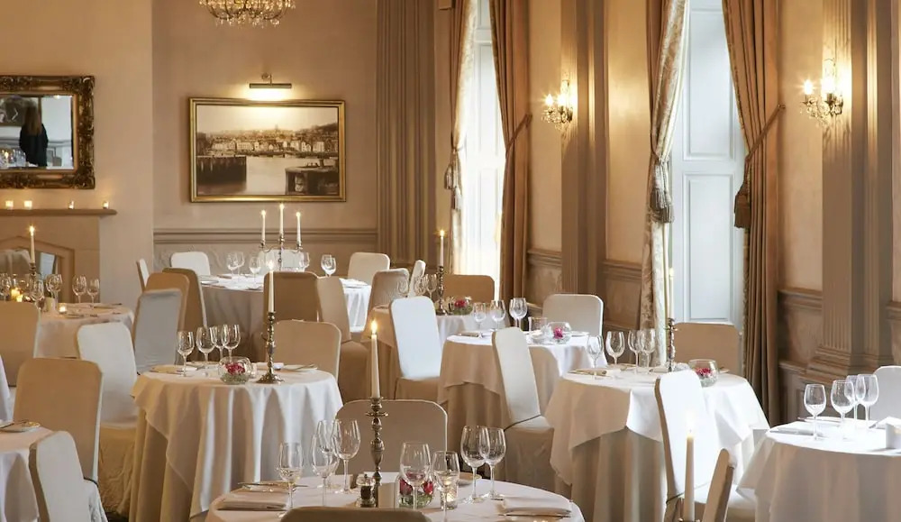 Palm Court Hotel