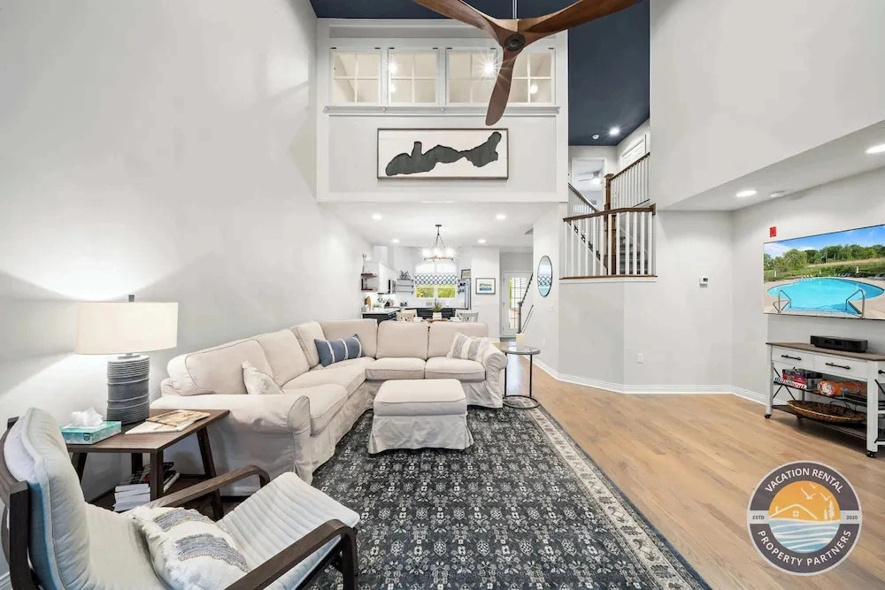 Pool, Beach Walk & Lake Views in Fontana