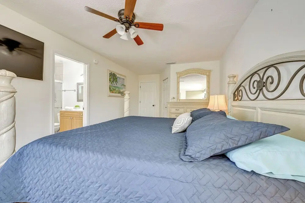Canalfront Port Charlotte Getaway w/ Boat Dock!