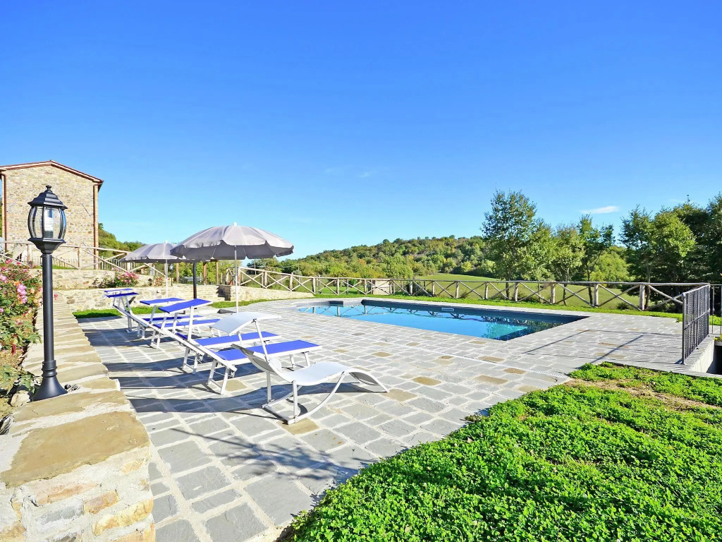 Villa with Private Pool near Cortona in Calm Countryside & Hilly Landscape
