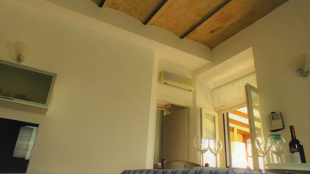 Cozy Apartment With Panoramic Garden in the Historic Center of Iesi