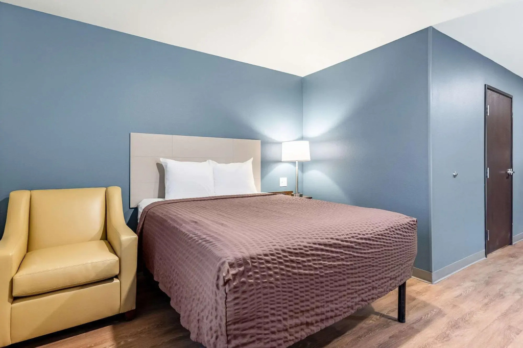 WoodSpring Suites Indianapolis Airport South