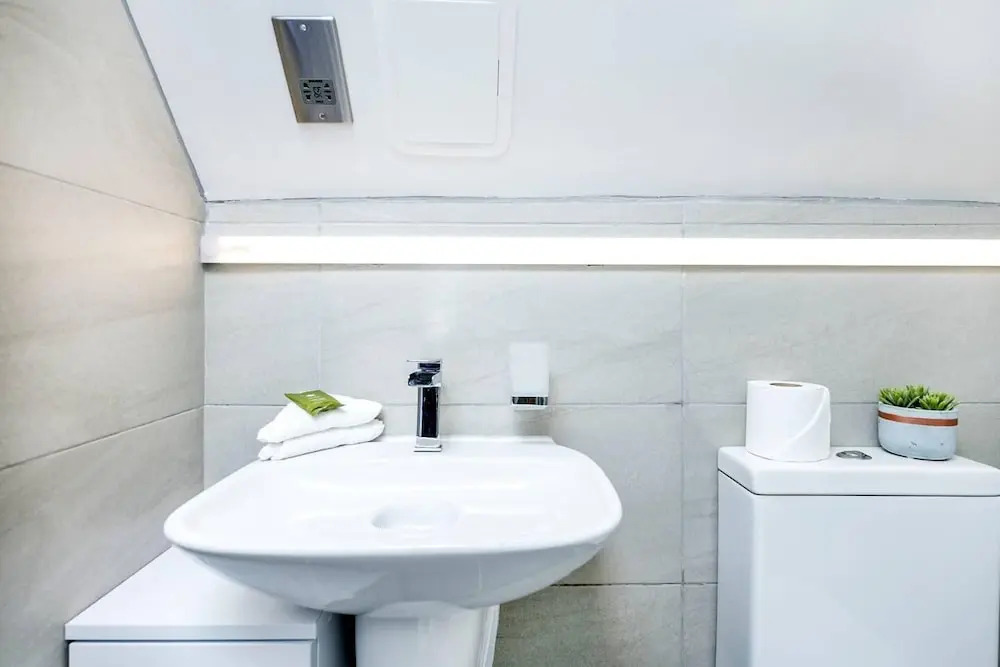 Stylish 2BR Whitechapel Flat with City Views