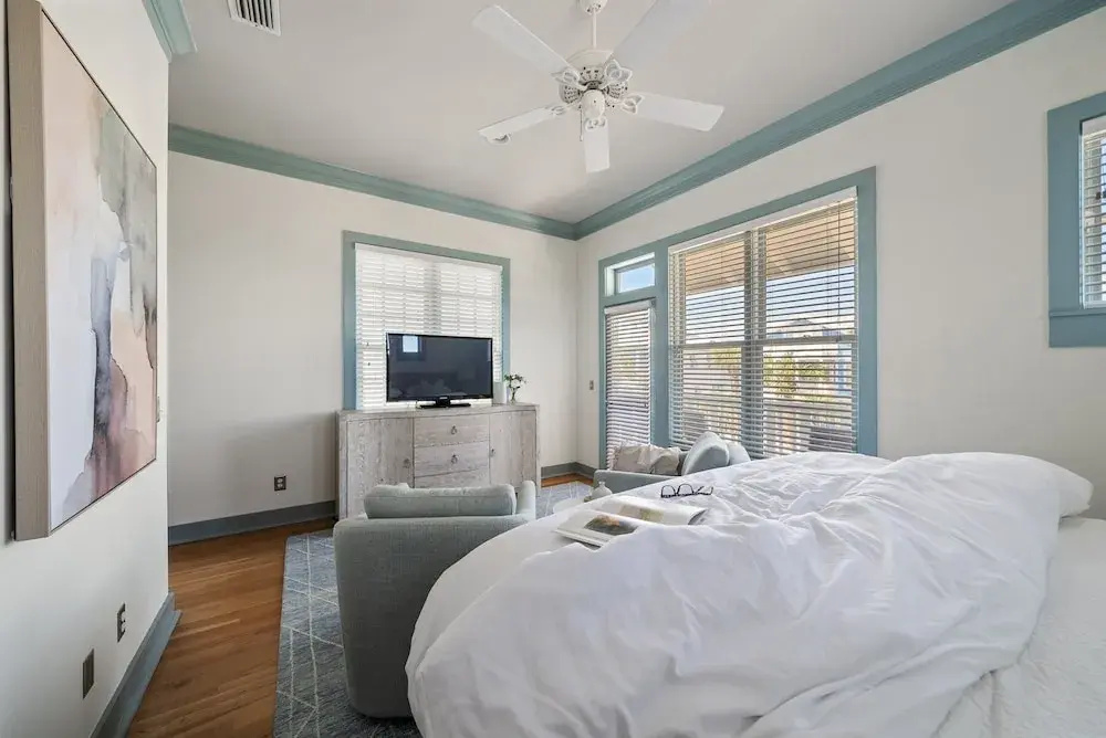 Seaside Serenity 3 Bedroom Home by RedAwning