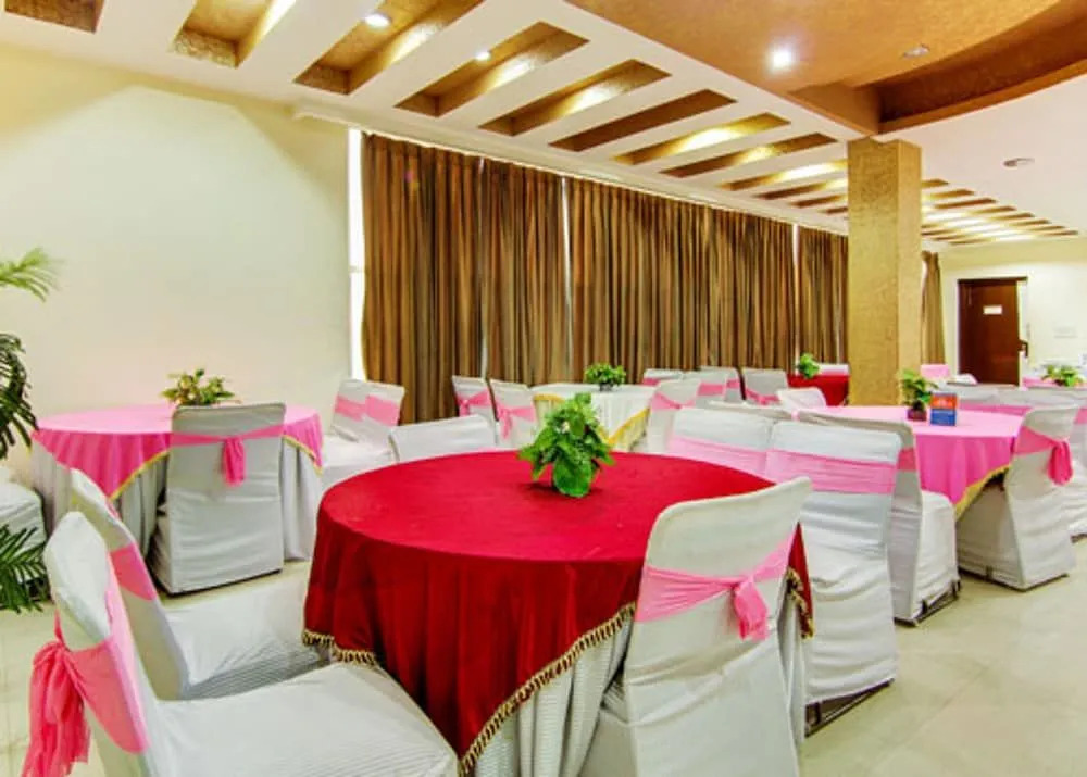 Hotel Om Paradise Near IGI Delhi Airport