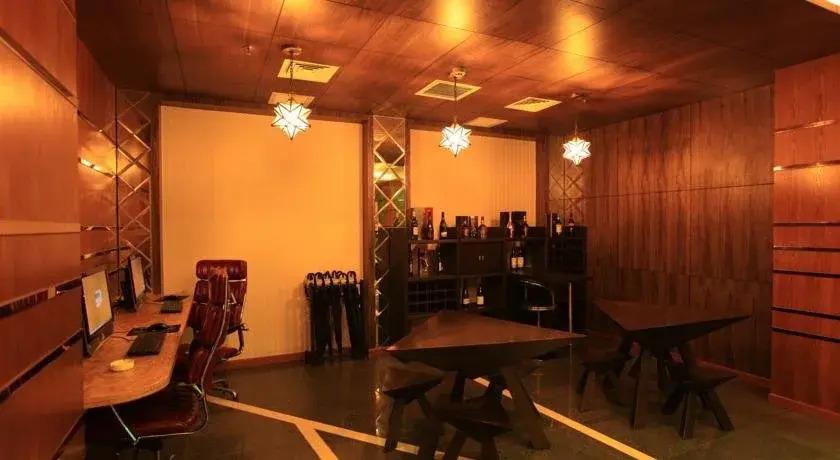 Yihao Business Hotel