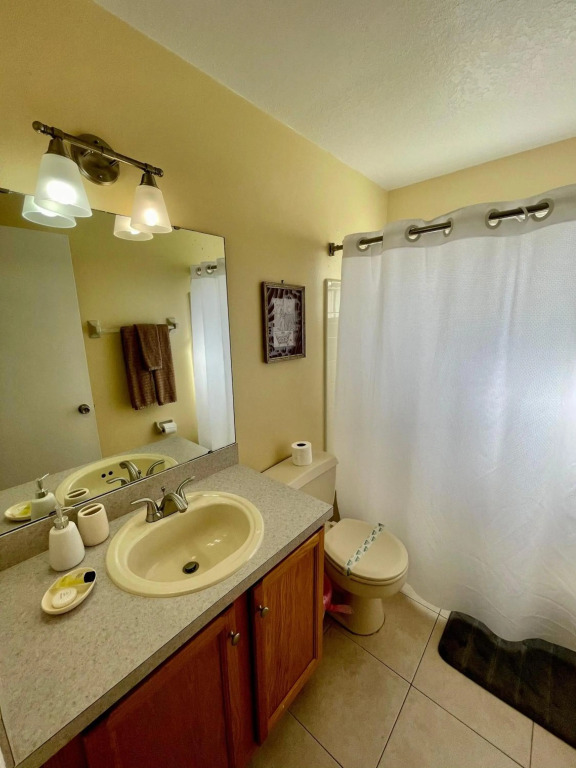 Three Bedroom Apartment #3 -- 5014 LBC -- Vusa Three Bedroom Condo Apartment
