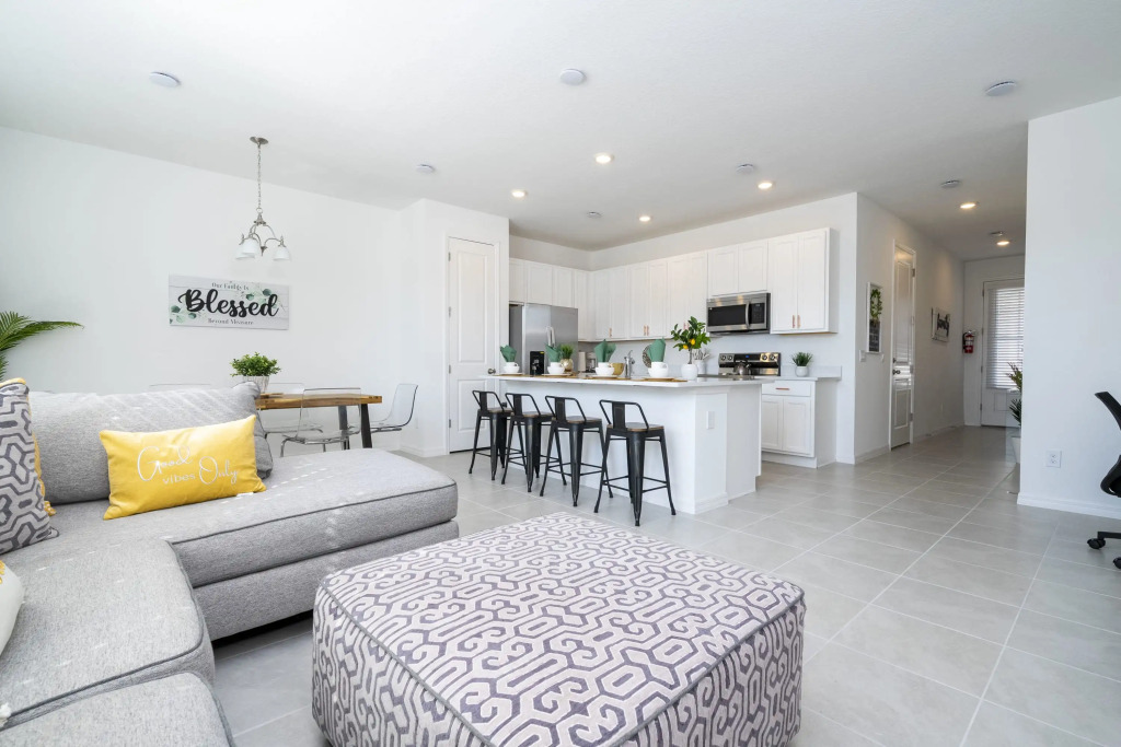 Marvelous 3 Bd Close to Disney   Enclaves at Festival 827