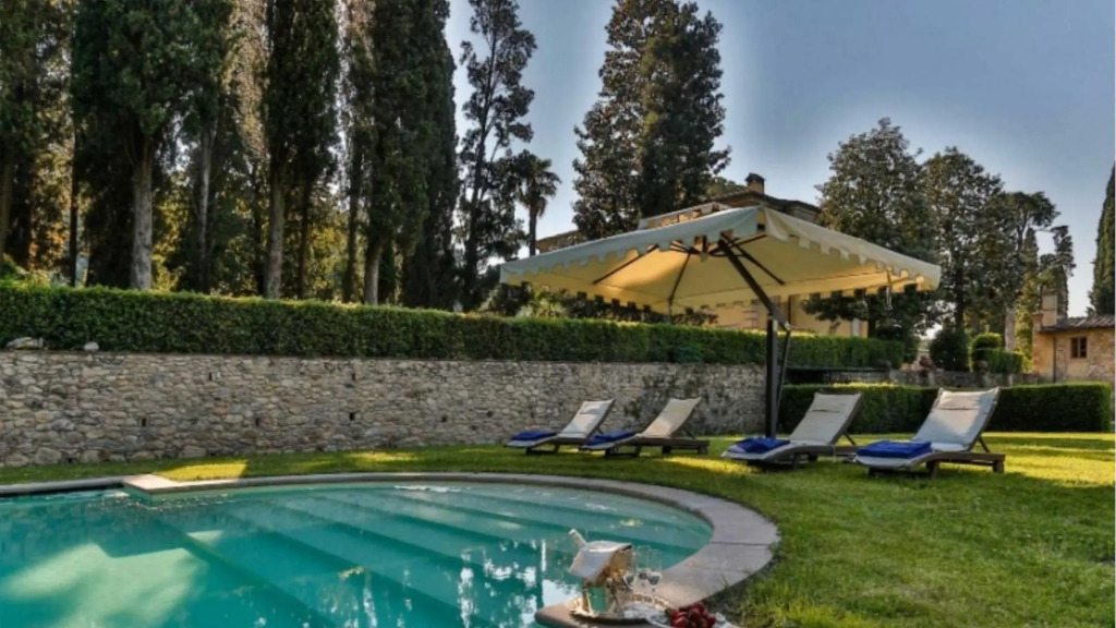 Elegant Tuscan Village Luxury Residence up to 24 Guests-borgo Bernardo