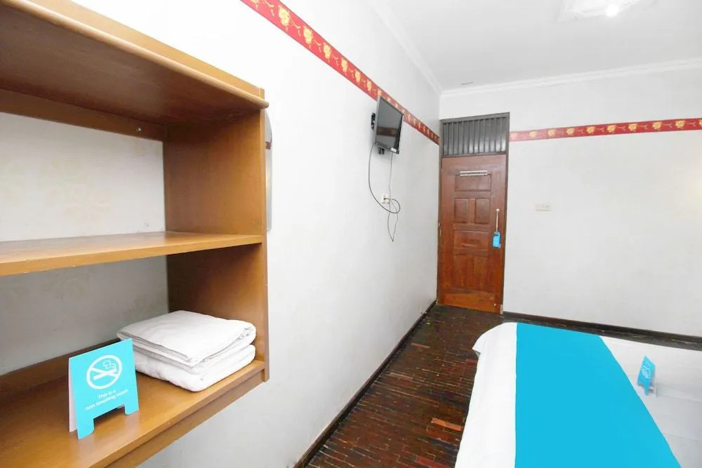 Airy Gajahmada 122 Semarang