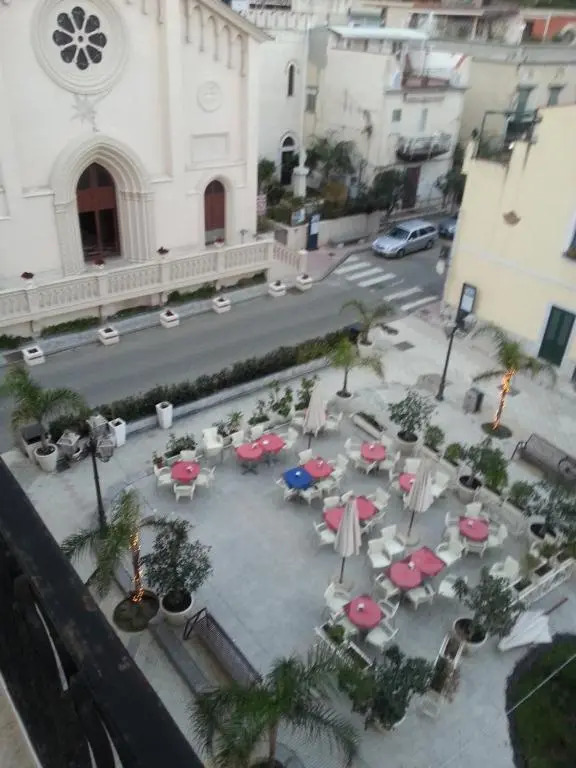 Appartamento di pregio In Piazza Durante Letojanni Taormina