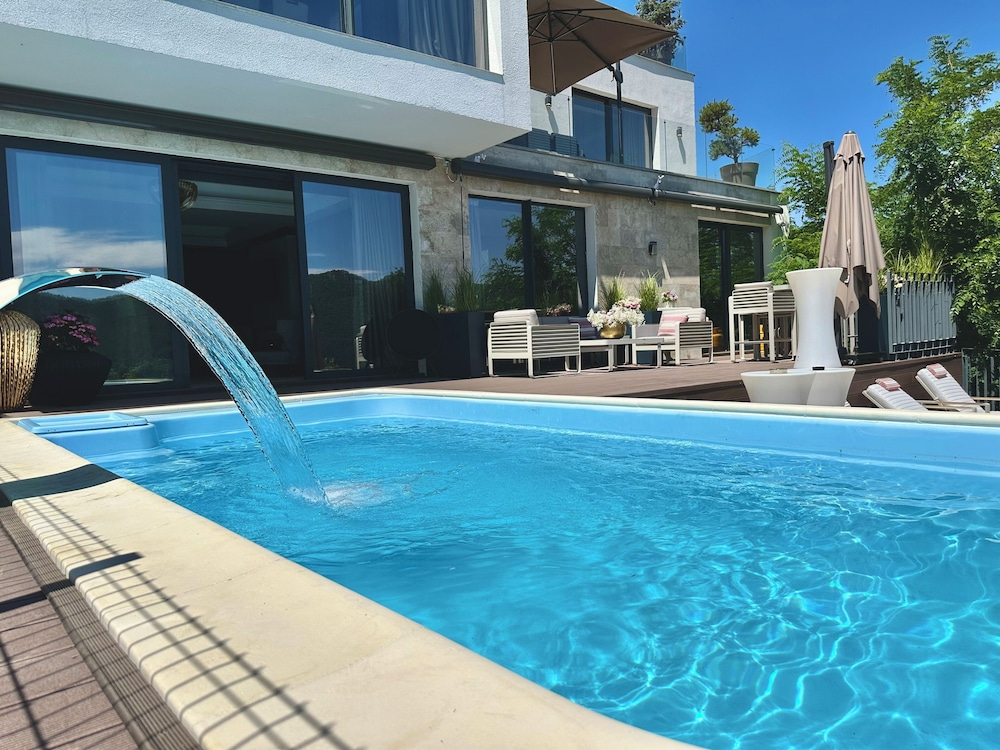 Imperia Luxury Vila