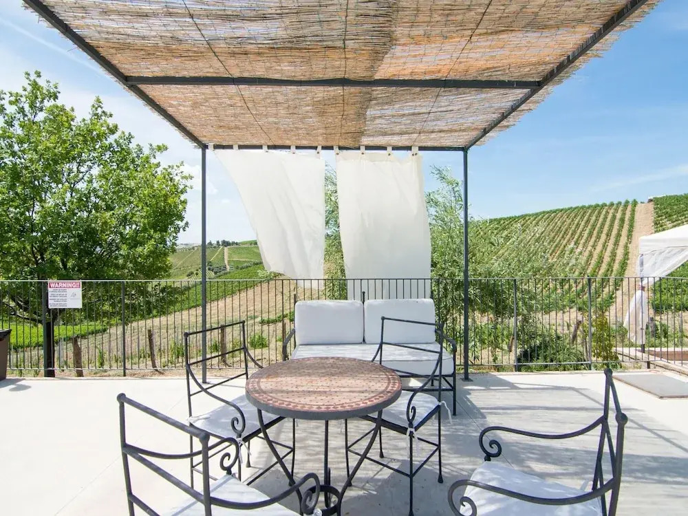 Serene Apartment in Ascoli Piceno with Hot Tub