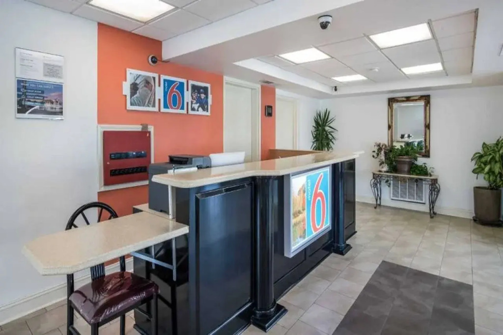 Motel 6-London, KY