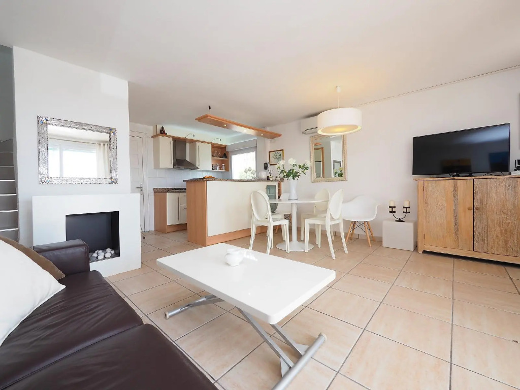 Salins I - Three Bedroom No.2