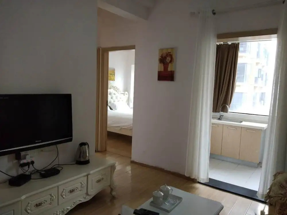 Wuhan Loving Home Apartment